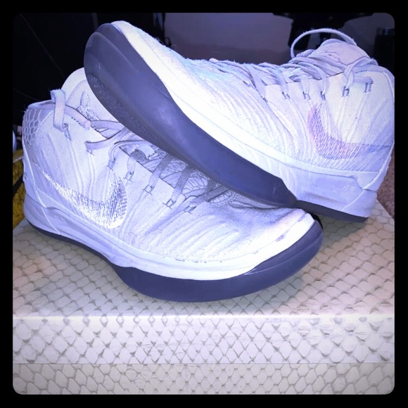 kobe ad platinum white